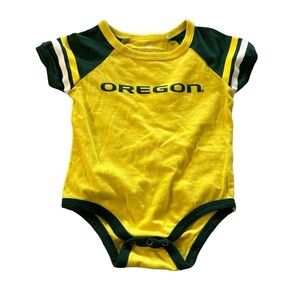 Colosseum baby size 3-6 months Oregon State onesie green and yellow